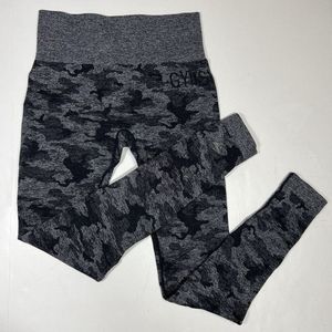 Gymshark Adapt Camo Seamless Workout Black Gray Leggings Women's Size S EUC